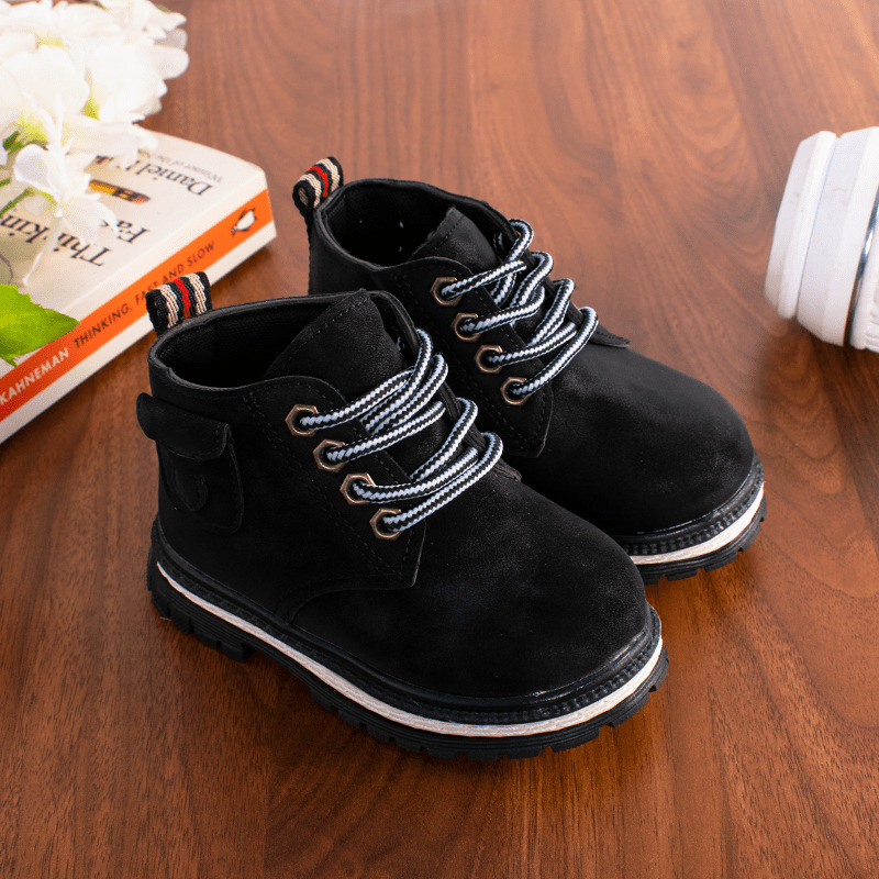 Black boots min
